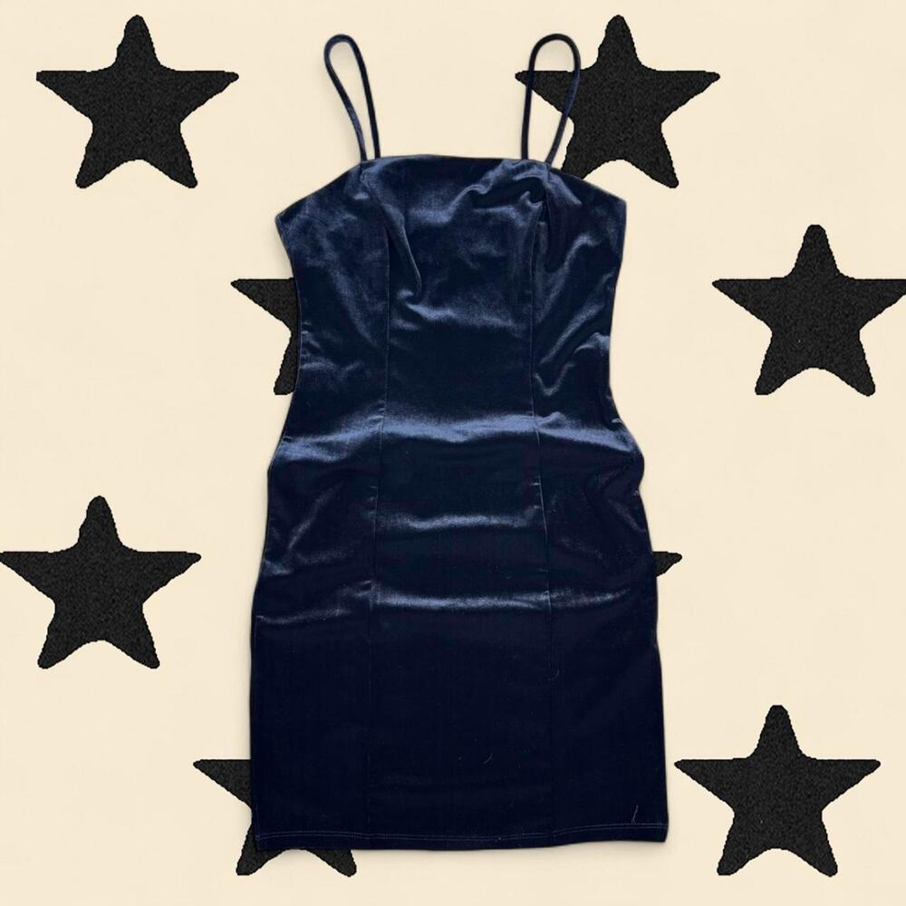 ★ Forever 21 Black Velvet Mini Dress ★
